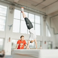 Спорт для подростков 11-18 лет - занятия гимнастикой